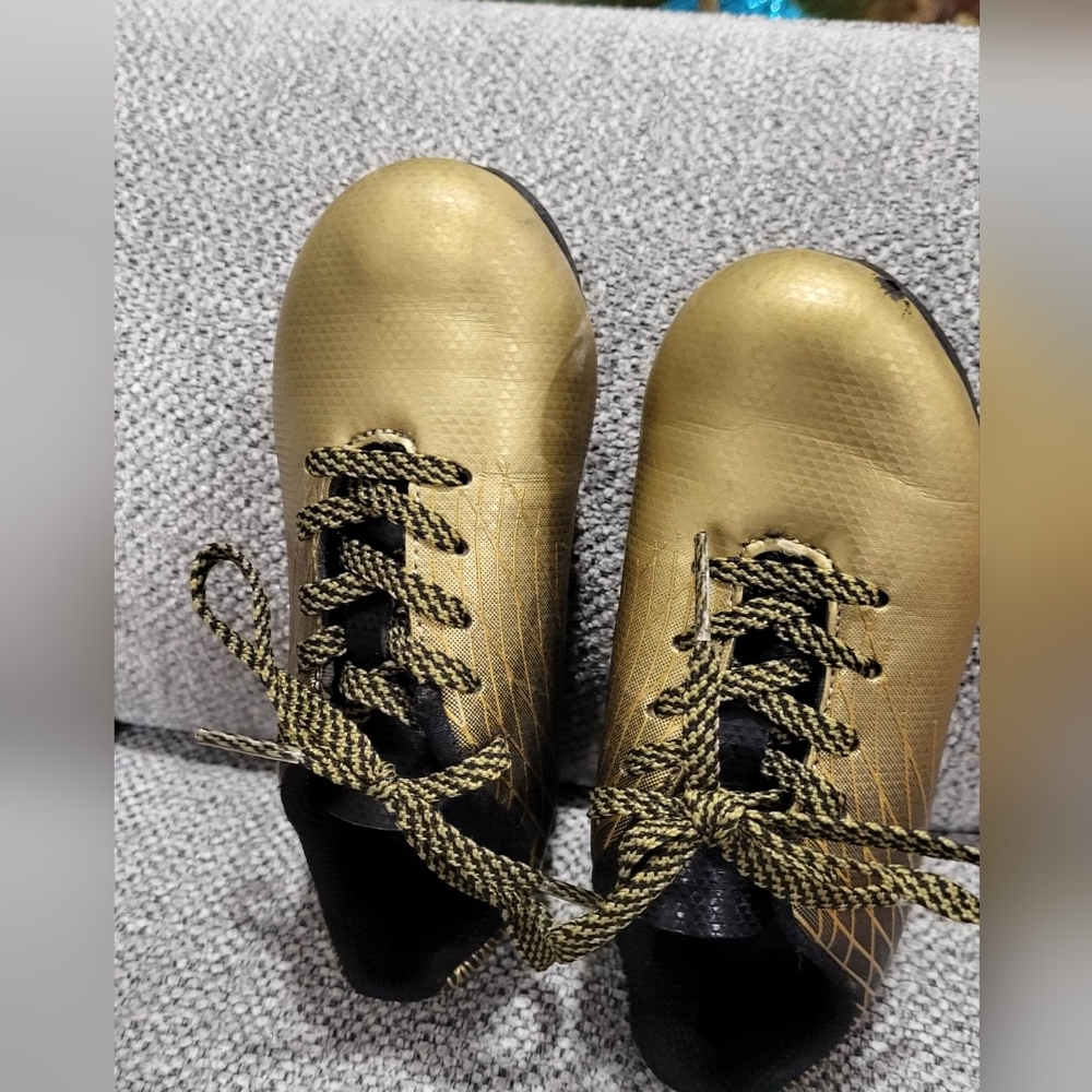 Adidas cleats size 9